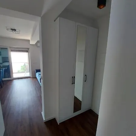 In With Sea View, Balcony, Air Conditioning, Wifi 5118-6 *